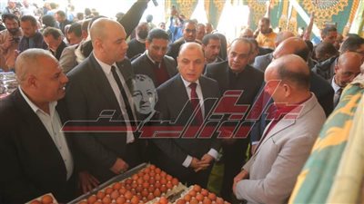 محافظ كفر الشيخ يتفقد سوق 