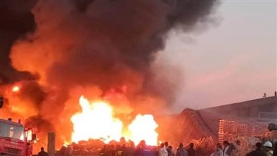 أزمة قلبية واختناق.. ارتفاع عدد مصابي حريق مصنع العاشر من رمضان لـ16 حالة
