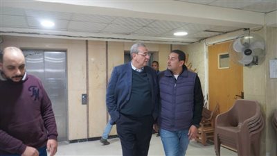  بالصور.. محافظ الغربية يتفقد الخدمات المقدمة للمواطنين بمركز أورام طنطا