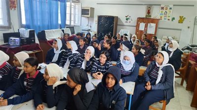 جامعة قناة السويس تنظم ندوة توعوية بمدرسة الشيخ زايد الإعدادية للبنات