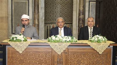 الحذر من التهاون في أداء الصلاة لأنها الحد الفاصل بين الشرك والإيمان