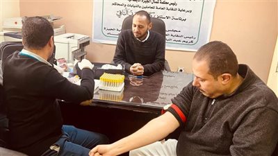 القافلة الطبية لموظفي نيابات ومحاكم الجيزة تستقبل العاملين للكشف الطبي 