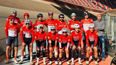 انتظام ابتسام زايد في معسكر فراعنة الدراجات قبل انطلاق البطولة العربية للمضمار