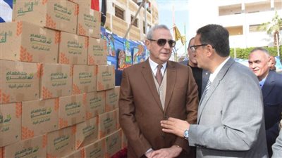 محافظ الغربية يشهد ملتقى توظيفيًا وتوزيع 250 كرتونة بمدرسة كفر الزيات الميكانيكية