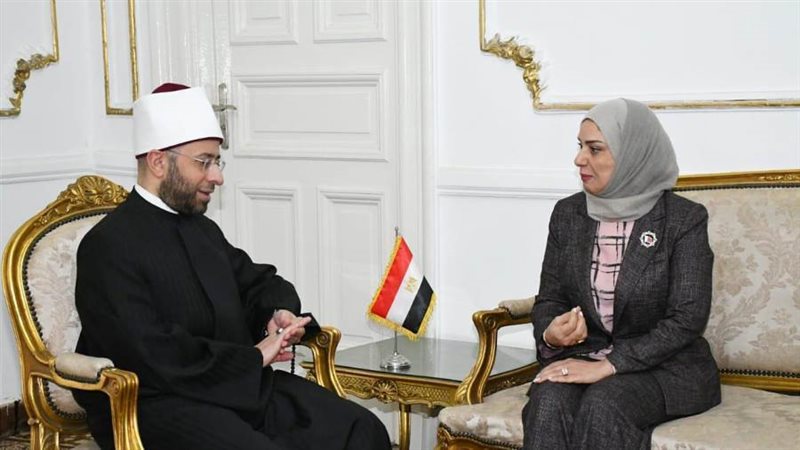 وزير الاوقاف وسفيرة