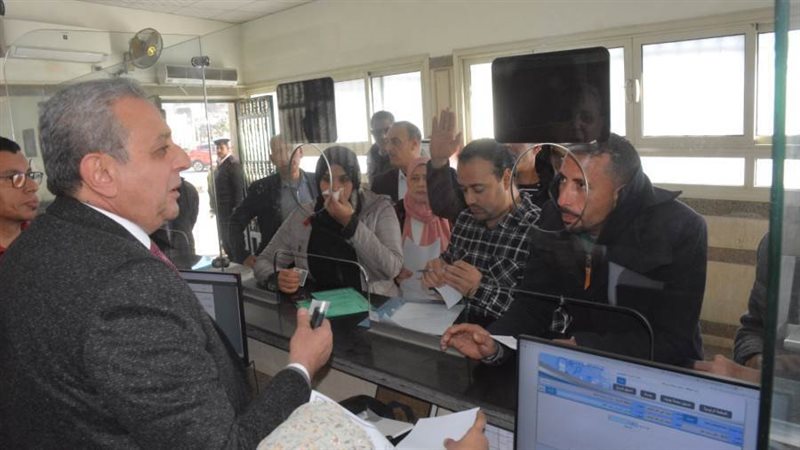 محافظ الغربية بالمركز