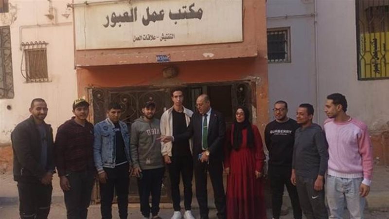 وزير العمل يتفقد