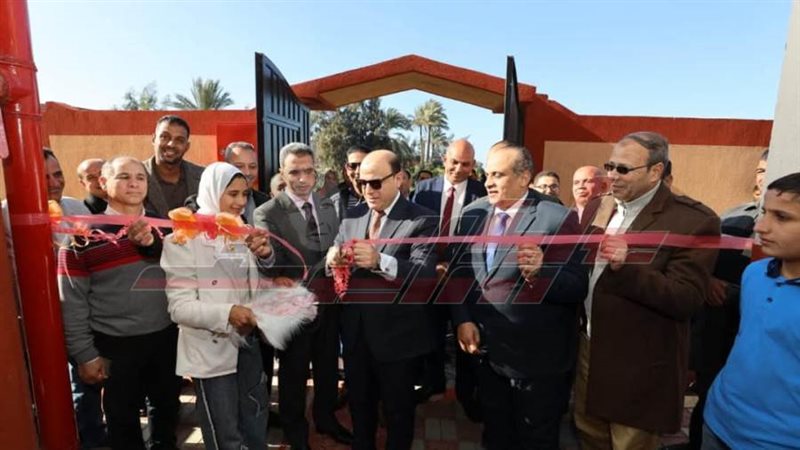 افتتاح المدرسة