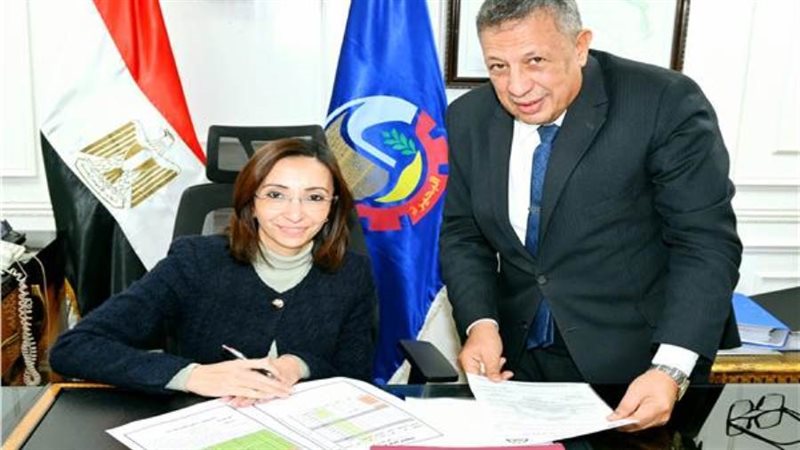 محافظ البحيرة تعتمد