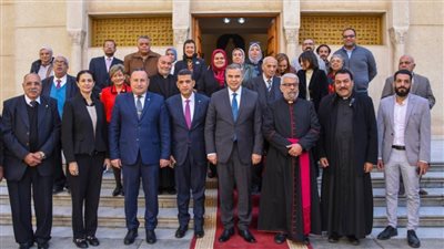 محافظ الإسكندرية يشارك الإخوة الأقباط احتفالاتهم بعيد الميلاد