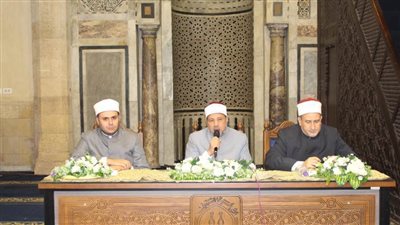 ملتقى الأزهر يدعو للتفكر في أسرار التعبير القرآني لفهم بلاغته ومعانيه