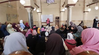 بلغة الإشارة.. الجامع الأزهر يوضح فضل العلم