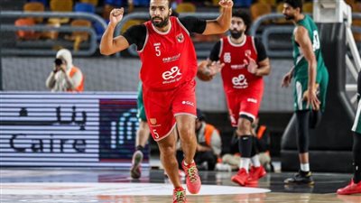 «رجال سلة الأهلي» يتوج بدوري المرتبط
