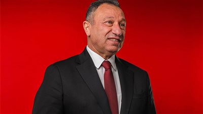 الخطيب يهنئ أبطال السلة.. ويشيد بدور جماهير الأهلي