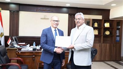 سليمان يكرم وفد وزارة الاتصالات بعد انتهاء دورة تدريبية متميزة في إدارة المشروعات.. صور 