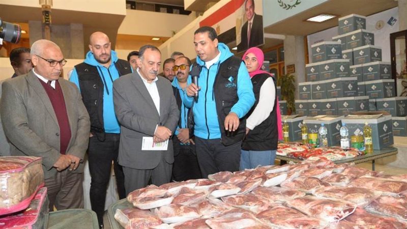 جانب من عملية توزيع