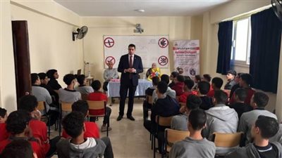 الداخلية تواصل عقد لقاءات مع طلبة المدارس والجامعات بالمحافظات للتوعية بمخاطر المواد المخدرة