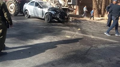 إصابة 8 أشخاص في تصادم سيارتين بأسيوط