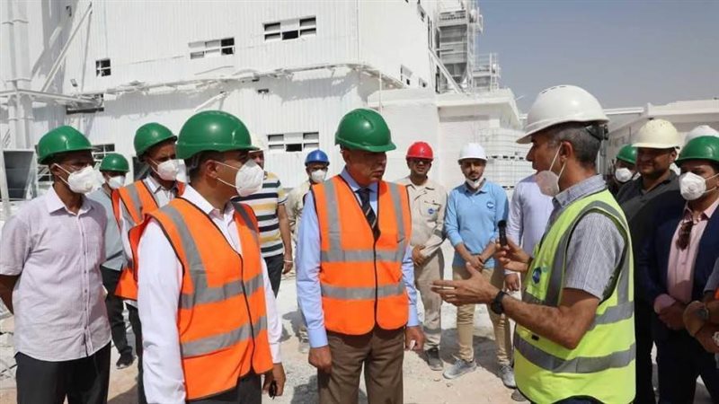 محافظ المنيا خلال