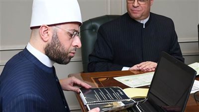 وزير الأوقاف يجتمع مع مدير أوقاف السويس لمتابعة الانضباط الإداري