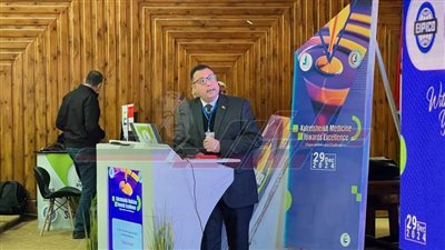 طه إسماعيل يستعرض تطوير كلية الطب البشري بجامعة كفر الشيخ