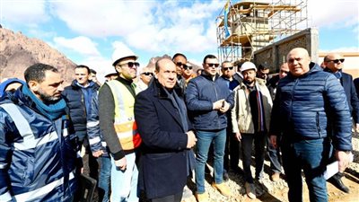 وزيرالإسكان ومحافظ جنوب سيناء يتفقدان مشروع طريق مطار سانت كاترين..ومحطتي المياه والكهرباء