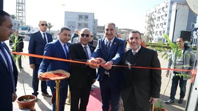 عباس صابر يشارك نبوي محمود وياسر أبو العلا افتتاح معرض للسلع المعمرة بشركة أنابيب البترول 