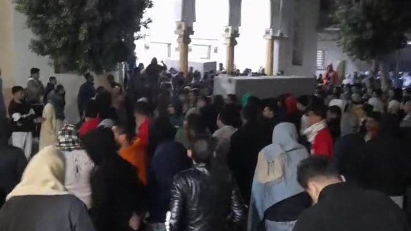 جنازة أب وطفليه