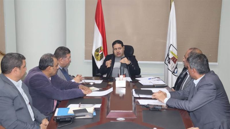 اجتماع نائب محافظ