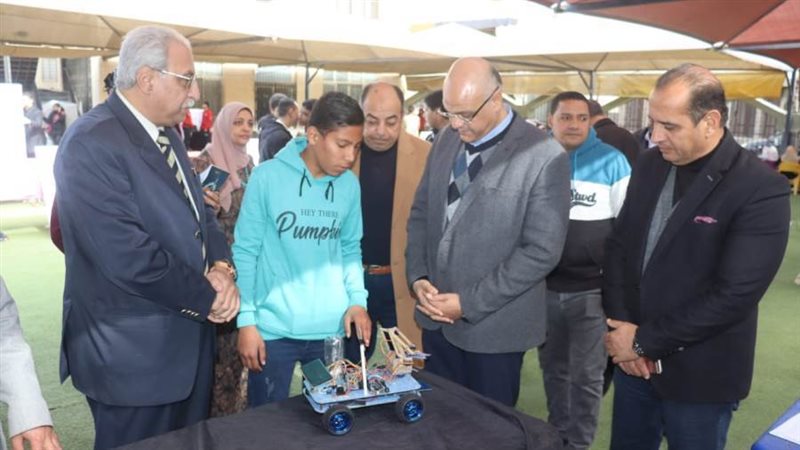 تفقد مشروع طالب