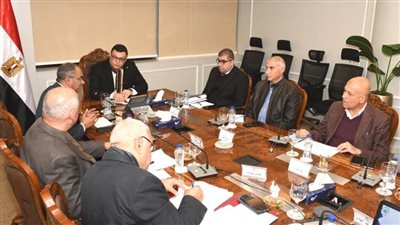 وزير الإسكان يجتمع بأحد المكاتب الاستشارية لتشغيل وصيانة منظومة مياه الشرب والصرف الصحي