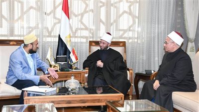 وزير الأوقاف يستقبل ممثل سلطان البهرة 