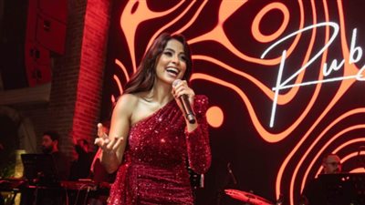 بإطلالة ساحرة.. روبي تختتم عاما من النجاحات بحفل رأس السنة بالقاهرة الجديدة