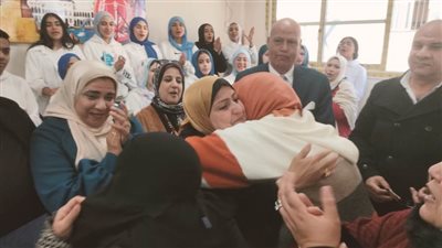 بالصور.. أغنية «ست الحبايب» تكرّم مديرة إدارة شمال التعليمية