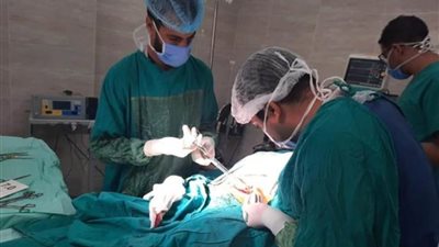 نجاح فريق أطباء مستشفى العريش العام في إجراء عملية ولادة قيصرية نادرة خارج الرحم