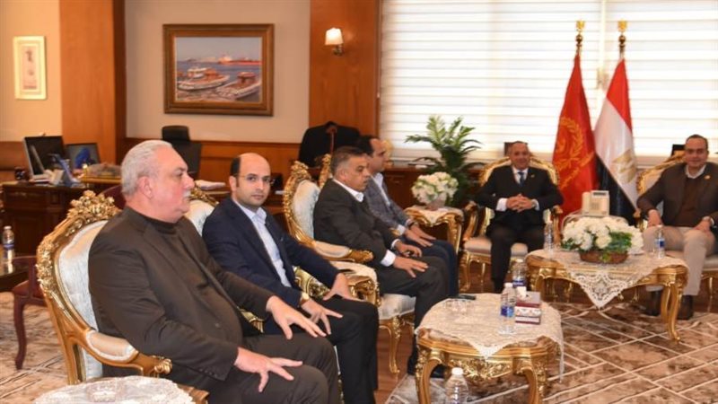 محافظ بورسعيد يستقبل