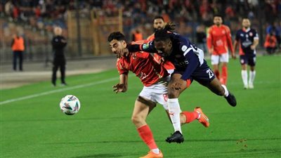 الأهلي يحافظ على 