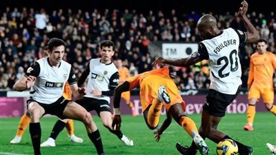 ريال مدريد يعبر الخفافيش في المستايا ويتصدر الليجا