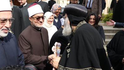 مفتي الجمهورية يهنئ البابا تواضروس والإخوة المسيحيين بأعياد الميلاد.. ويؤكد ضرورة وقف العدوان على ‏غزة