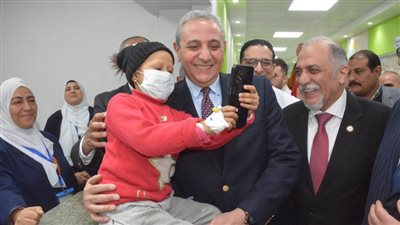  بالصور.. محافظ الغربية يفتتح العناية المركزة للأطفال بمركز أورام طنطا ومشغل