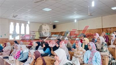 ورش عمل لمعلمات رياض أطفال غير المتخصصات بكفر الشيخ
