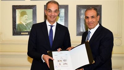 وزيرا الاتصالات والخارجية يدشنان طوابع بريدية بمناسبة مرور أكثر من قرن على الدبلوماسية المصرية