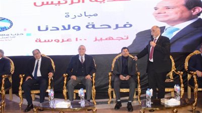  محافظ الغربية ووزير الشباب يسلمان 100 جهاز عروسة و50 كرسيًا لذوي القدرات و100 ماكينة ري