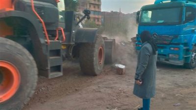 إزالة 300 طن مخلفات وردش مبانٍ وتركيب إنارة بشبين القناطر