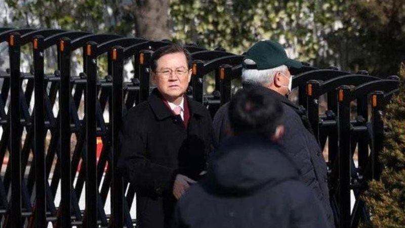 حصار منزل الرئيس