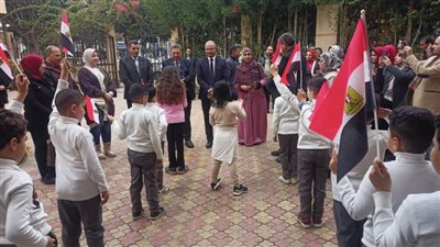 وكيل تعليم البحيرة يفتتح معرض الأنشطة العلمية والتكنولوجية بمركز إعداد القادة التربويين بدمنهور ..صور