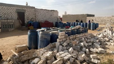 ضبط مصنع للطرشي بدون ترخيص في مرسى مطروح