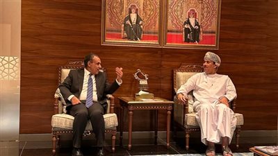 وزير الخارجية يصل إلى العاصمة العٌمانية مسقط