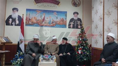 وفد من خريجي الأزهر برئاسة رئيس فرع المنظمة يزور كنيسة العذراء مريم للتهنئة بعيد الميلاد