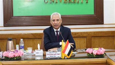 رئيس جامعة المنيا يرسل برقية تهنئة للبابا تواضروس والأخوة الأقباط بعيد الميلاد المجيد